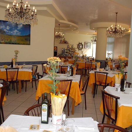 Hotel La Falena Червия Экстерьер фото