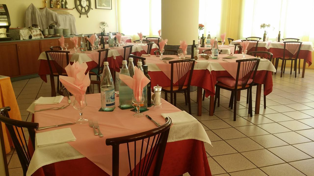Hotel La Falena Червия Экстерьер фото
