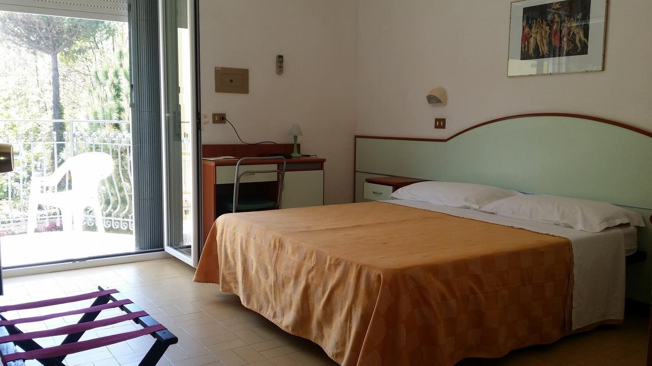 Hotel La Falena Червия Экстерьер фото
