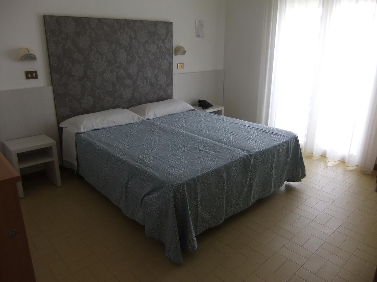 Hotel La Falena Червия Экстерьер фото