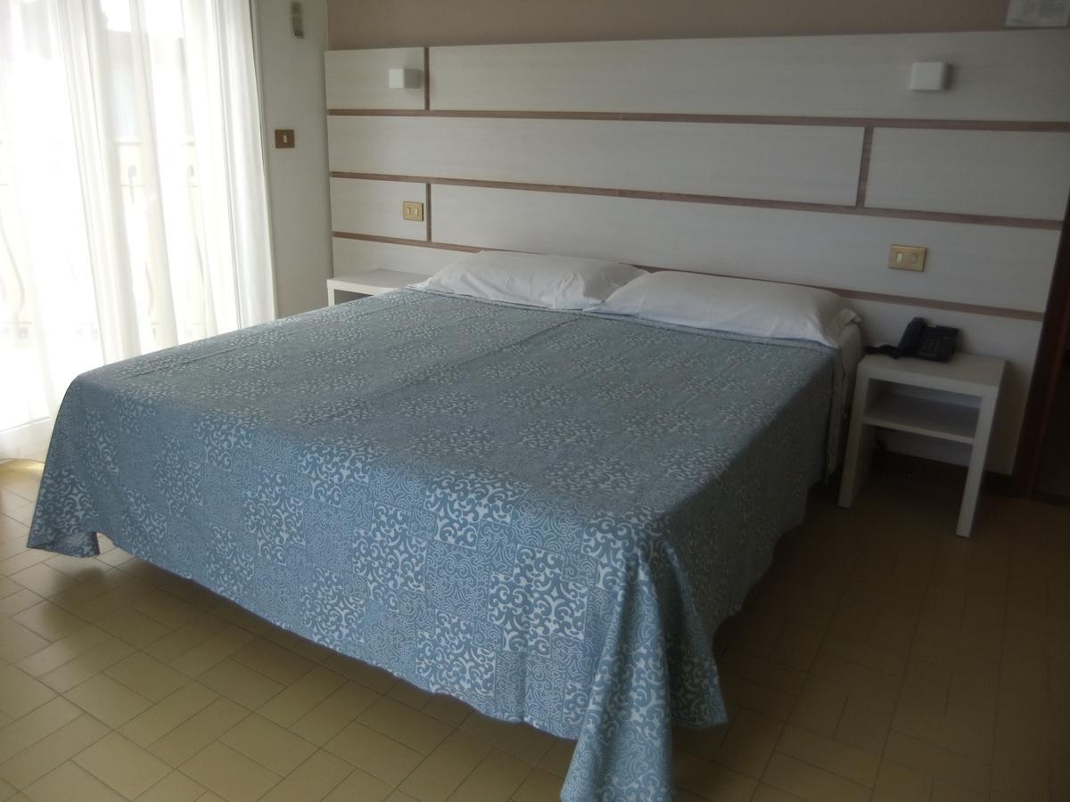 Hotel La Falena Червия Экстерьер фото