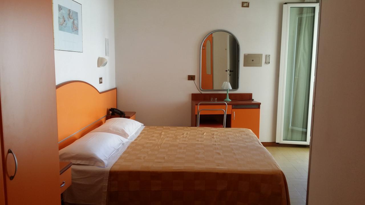 Hotel La Falena Червия Экстерьер фото