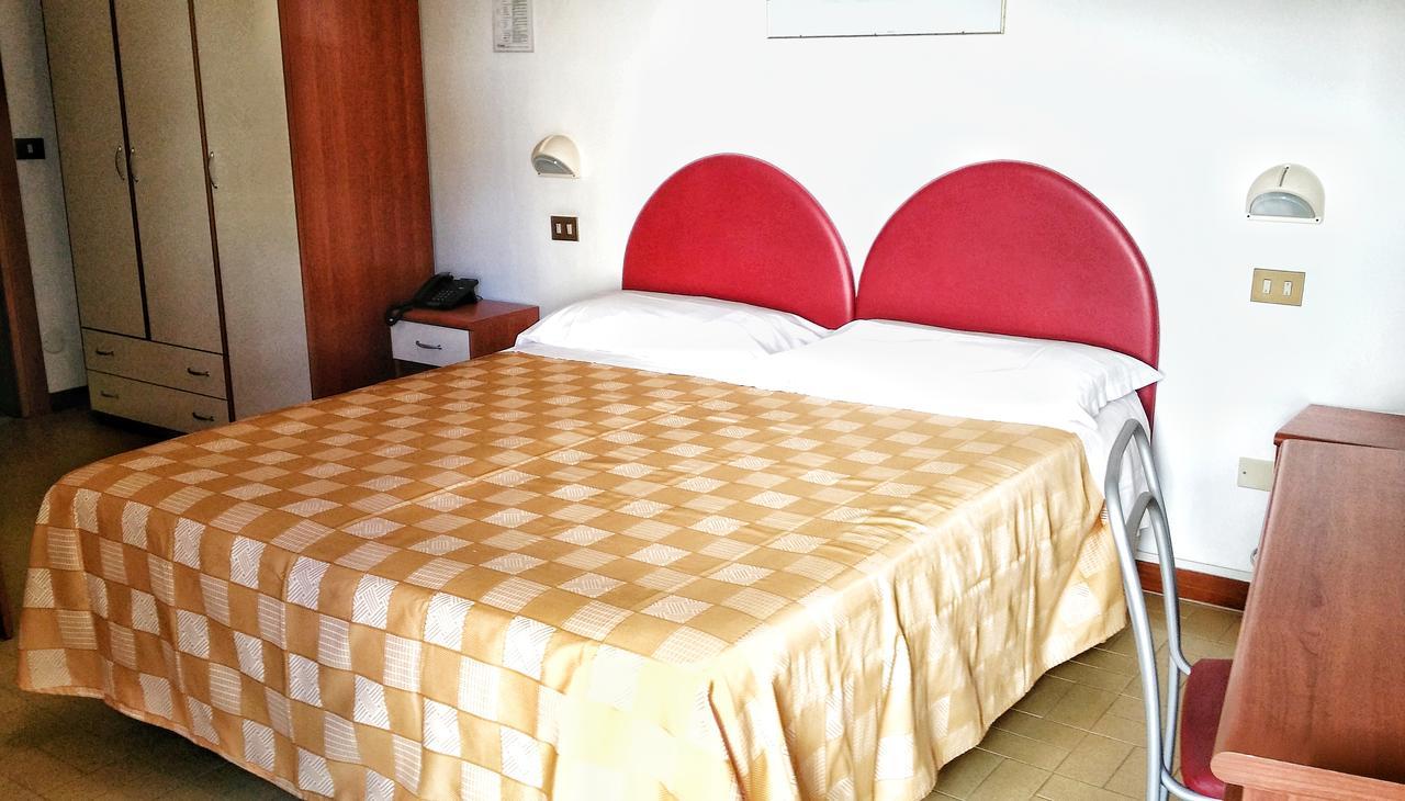 Hotel La Falena Червия Экстерьер фото