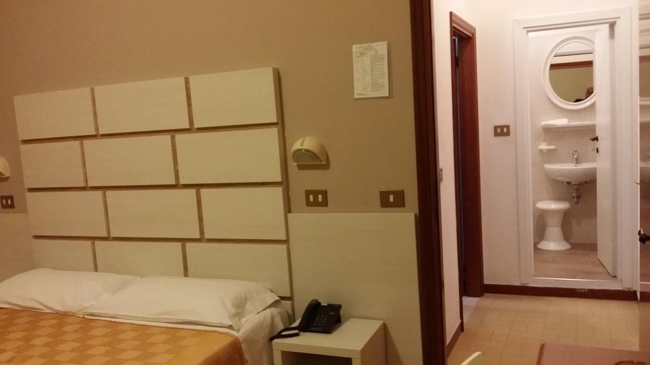 Hotel La Falena Червия Экстерьер фото