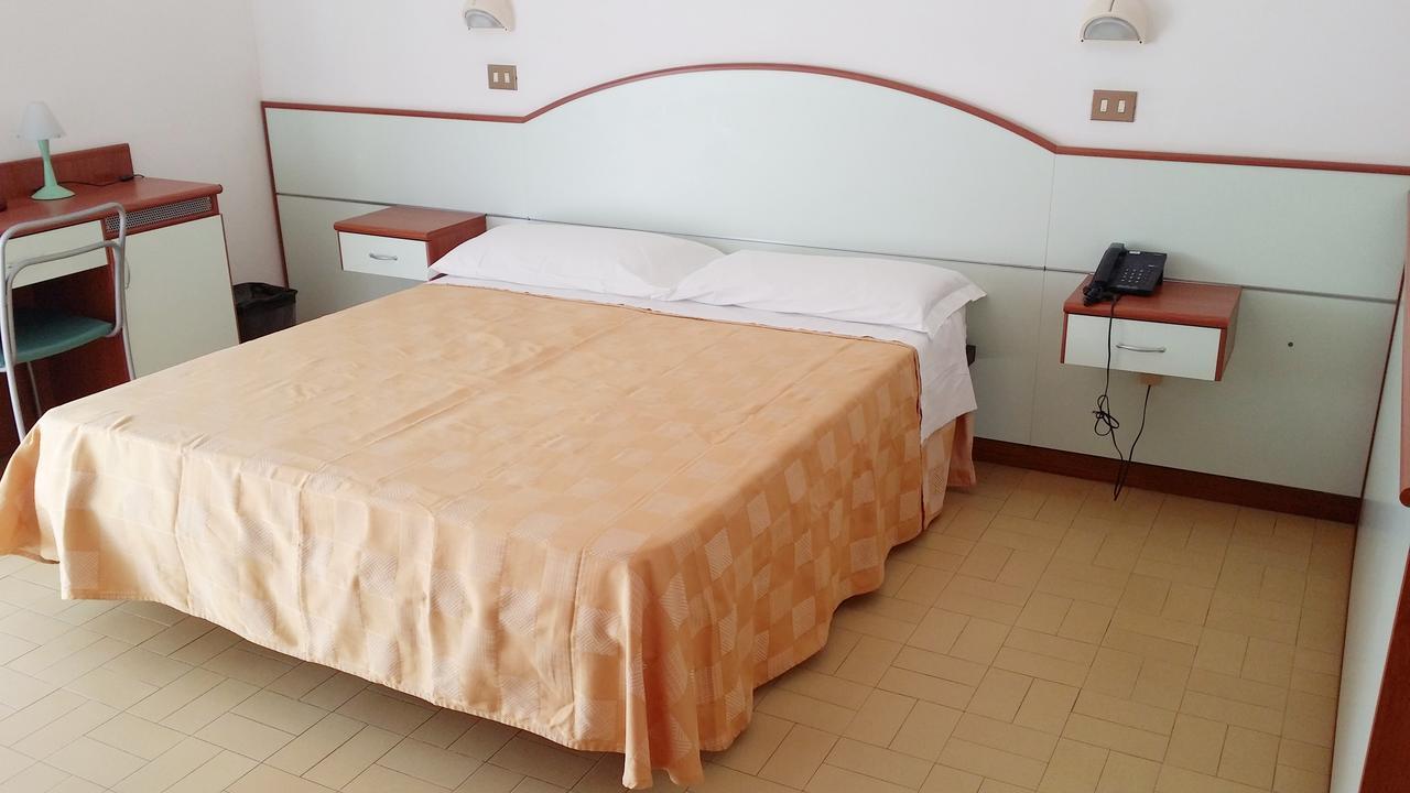 Hotel La Falena Червия Экстерьер фото