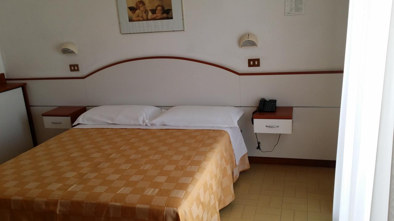 Hotel La Falena Червия Экстерьер фото