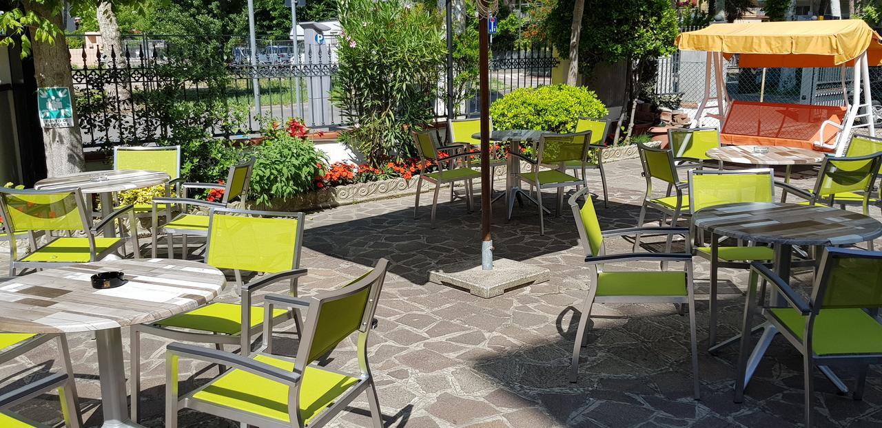 Hotel La Falena Червия Экстерьер фото